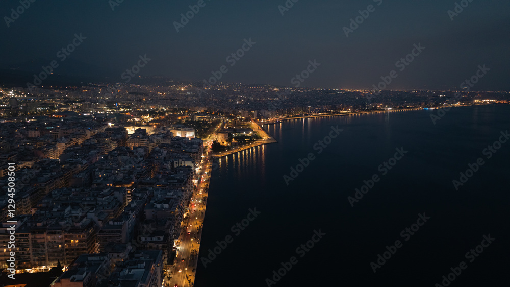 Obraz premium Establishing View of Thessaloniki, waterfront, Greece