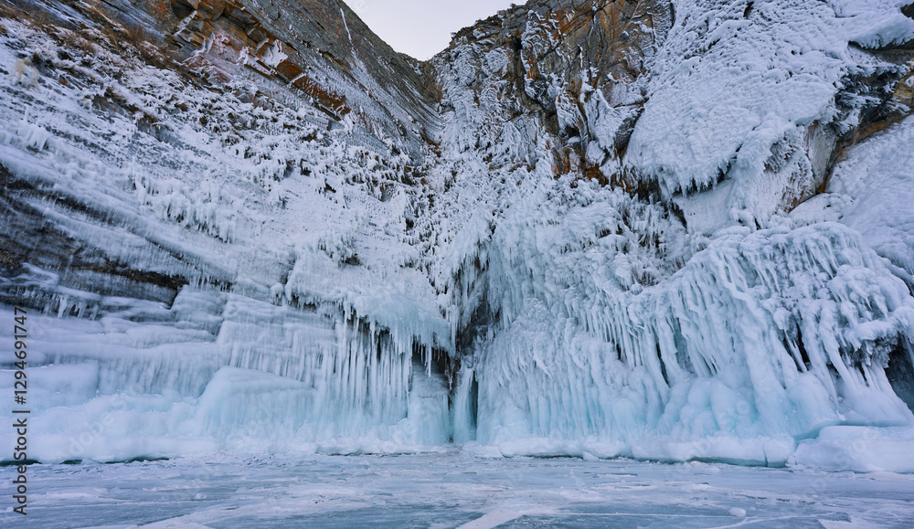 Fototapeta premium Frozen Cliffs of Lake Baikal