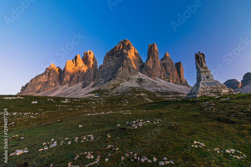 Obraz na płótnie Tre Cime di Lavaredo during sunrise with warm golden light w salonie