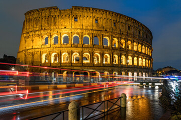 Keuken achterwand Colosseum Colosseum onder blauwe Italiaanse hemel  © catalinlazar