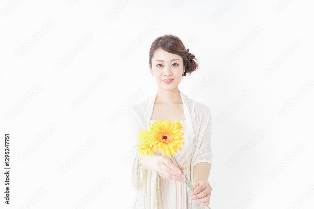 花を持つ女性 花を持つ女性