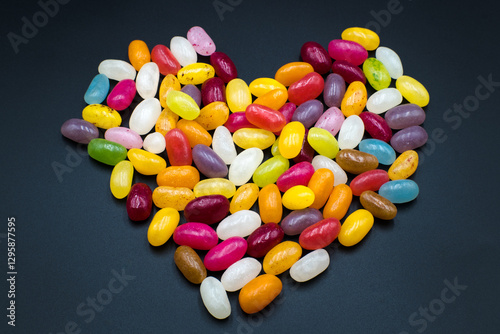 Obraz na płótnie Jelly beans, colorful sweet heart-shaped candies.
w salonie