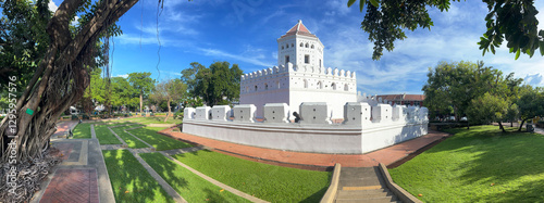 Phra Sumen Fort panorama at Santichaiprakarn park
