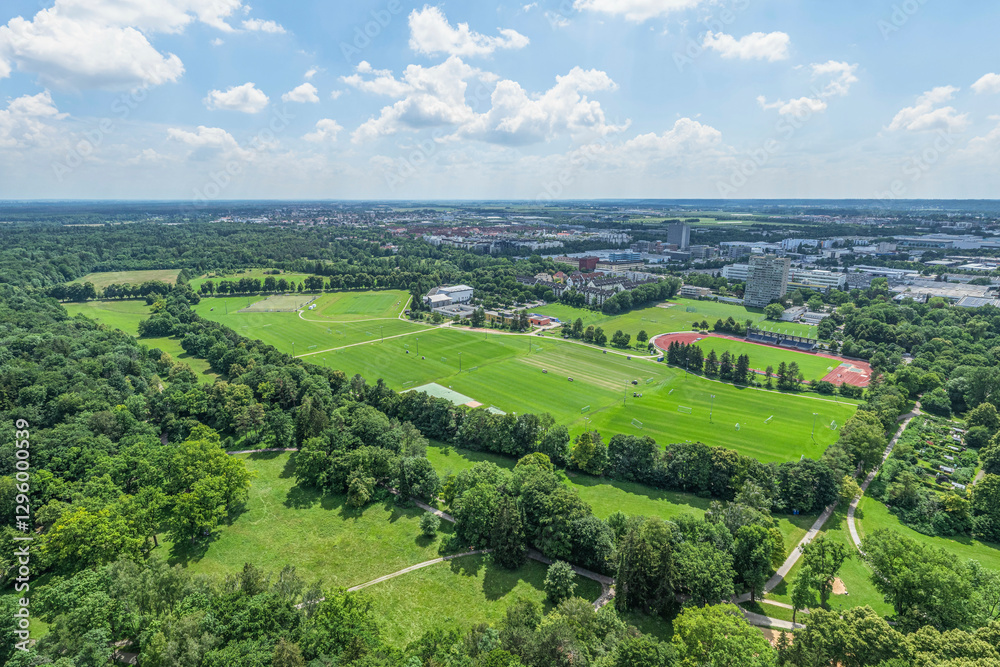 Fototapeta premium Sommer in Augsburg in Bayerisch-Schwaben rund um den Siebentischwald