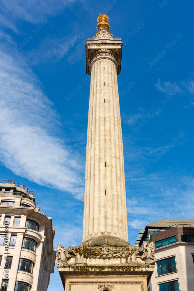 Fototapeta premium Monument to Great Fire of London in 1666, UK