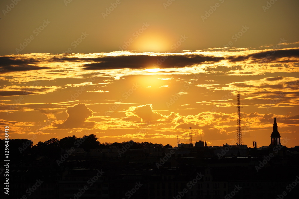 Naklejka premium Goldener Sonnenuntergang in Stockholm