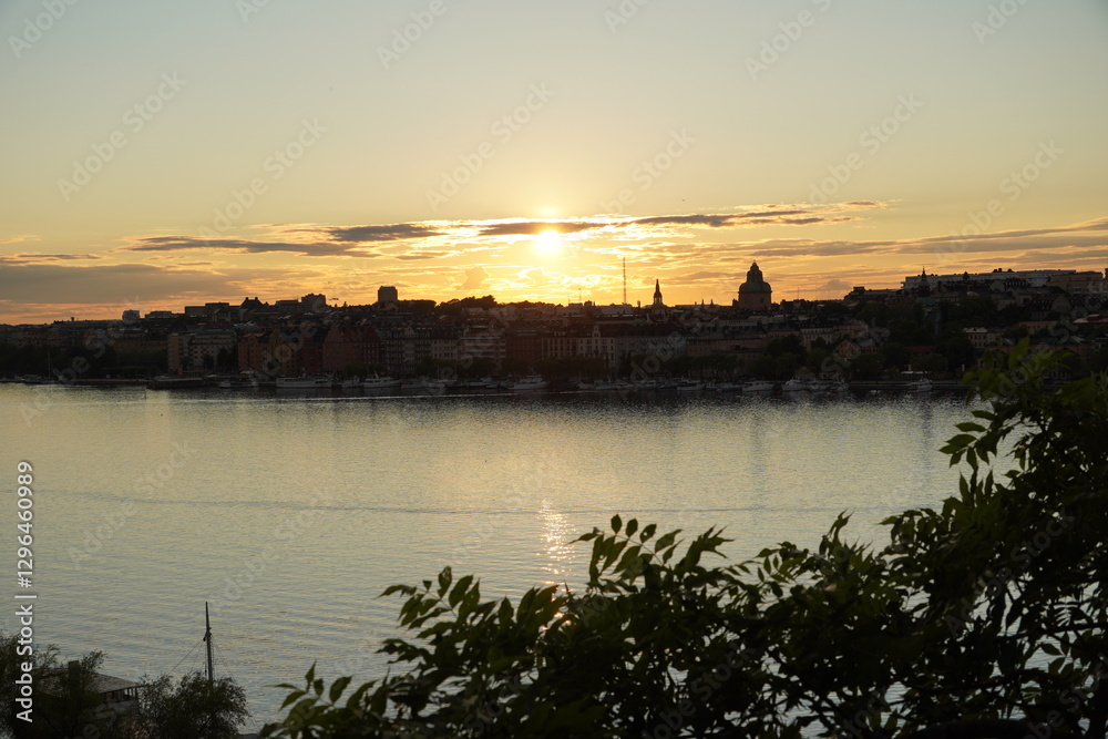 Obraz premium Goldener Sonnenuntergang in Stockholm