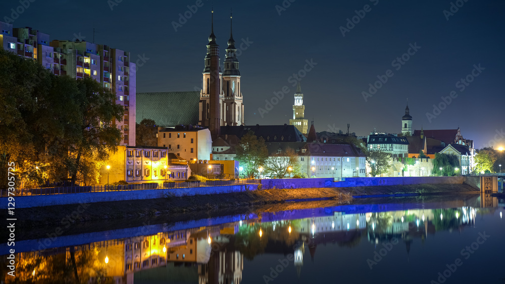 Fototapeta premium Opole nocą