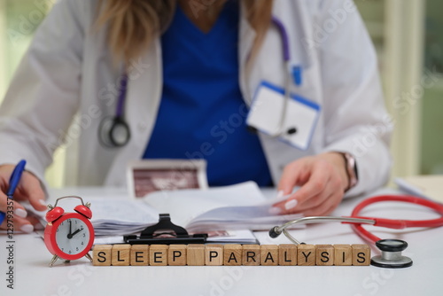 Foto We are delving into the medical aspects and implications of sleep paralysis expe