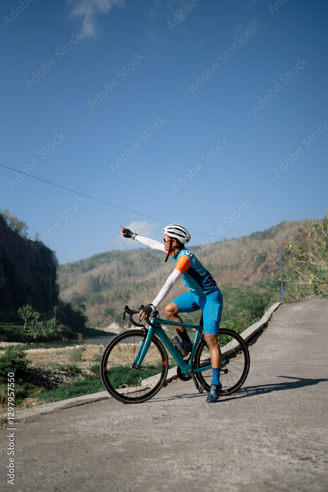 Fototapeta premium cyclists posing in nature