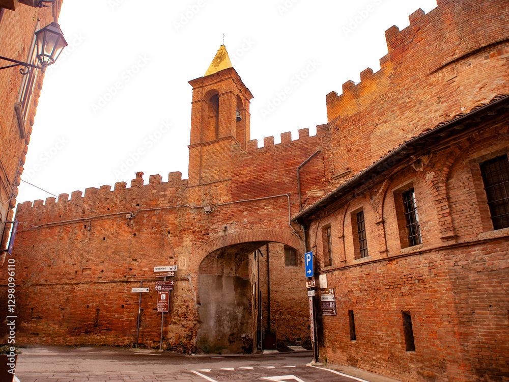 Italia, Toscana, provincia di Pisa, il paese di Palaia.