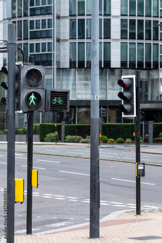 Wallpaper Mural Intersection with traffic signals and pedestrian crossings in a modern business district. Torontodigital.ca
