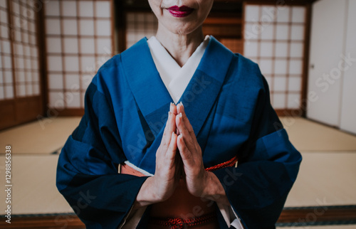 Photography Beautiful japanese woman in a traditional japanese house