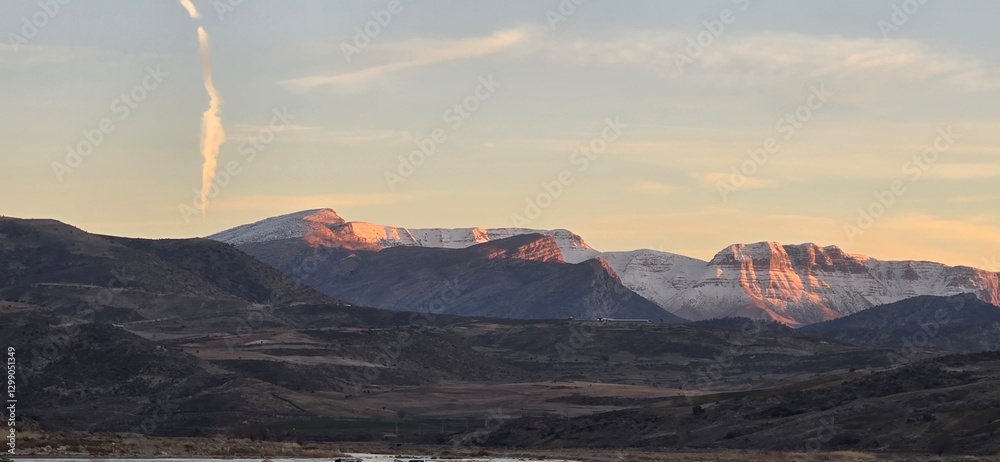 Fototapeta premium sunset in the mountains