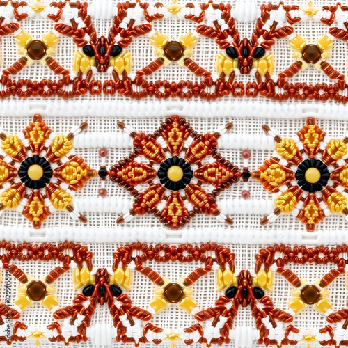 Continuous pattern  of   beadwork