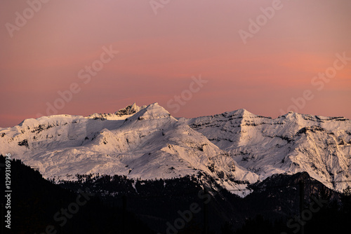 Sonnenaufgang in den Schweizer Alpen
