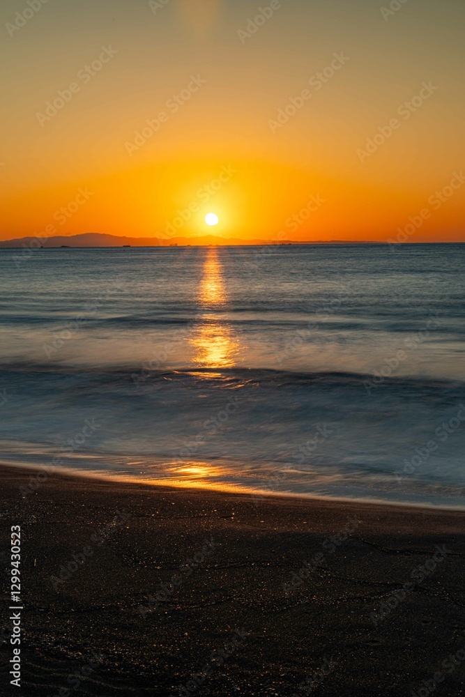 Fototapeta premium 野蒜海岸2月最後の日の出