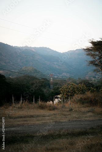 Una antena en medio de la nada