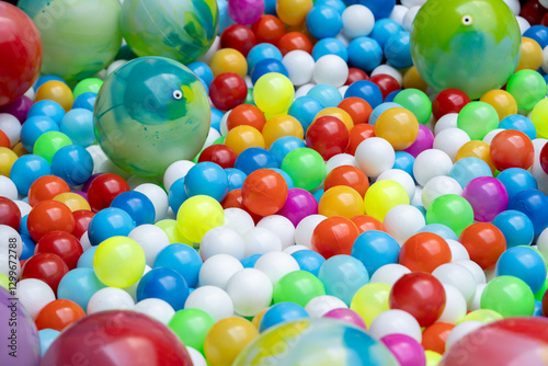 alberca de pelotas de colores 