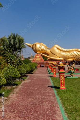 golden buddha statue