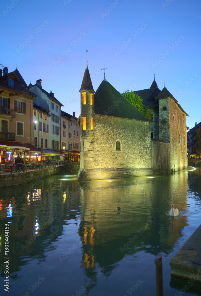 Obraz premium Night view on old Annecy, France