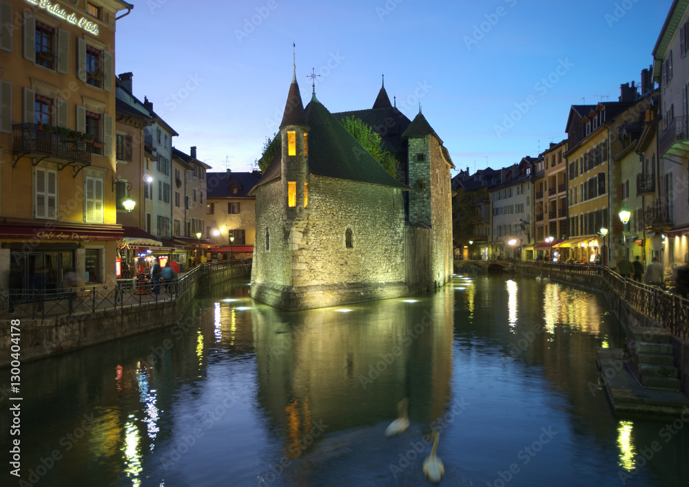 Obraz premium Night view on old Annecy, France