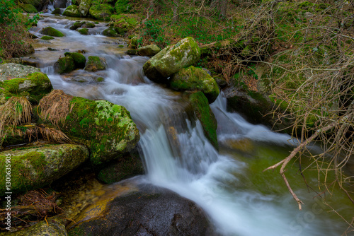 Río Lozoya con capturas de larga exposición