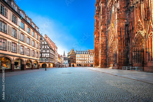 Fototapeta Naklejka Na Ścianę i Meble -  Place de la Cathedrale square in Strasbourg scenic architecture view