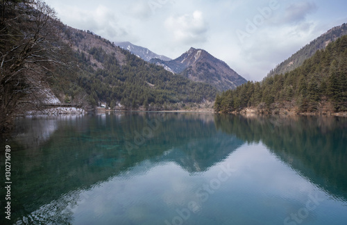 Obraz na płótnie Mirror Lake locate in Jiuzhaigou, Sichuan Province, China w salonie