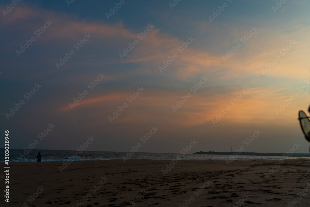 Couché du soleil à la plage au Srilanka Couché du soleil à la plage au Srilanka