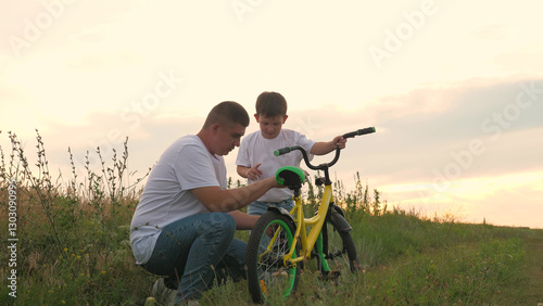 Tableau sur toile happy smile boy child, happy family outdoors, fun game nature, child kid little