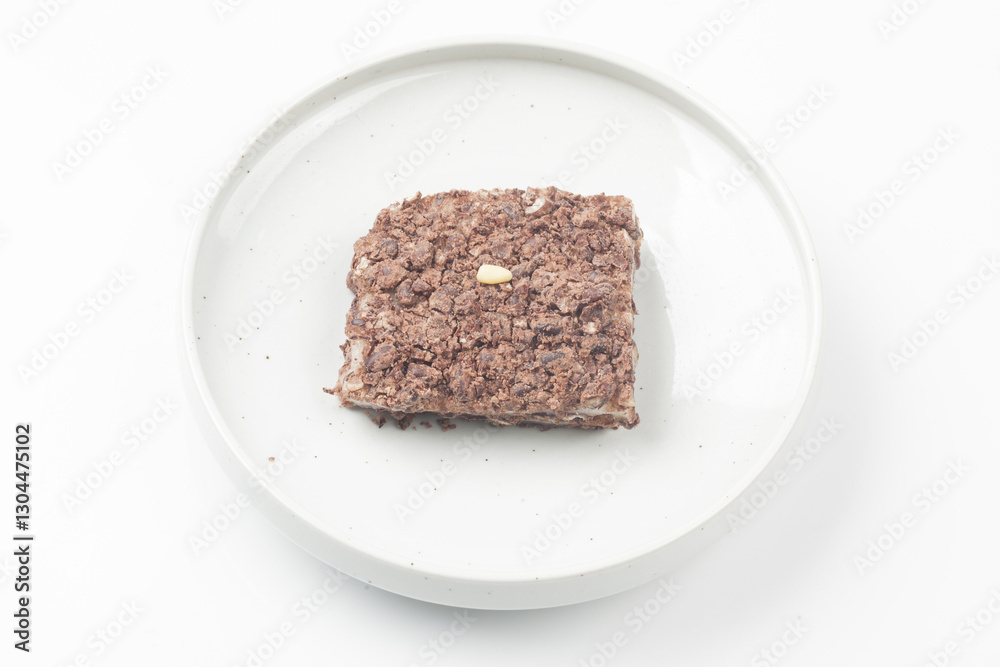  Sirutteok is a rice cake made by mixing rice cake powder with beans or red beans and steaming it without putting a layer on it.