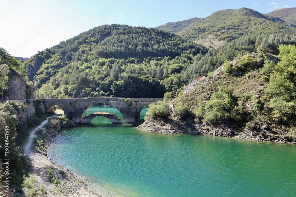 Villalago - Lago di San Domenico dalla strada regionale