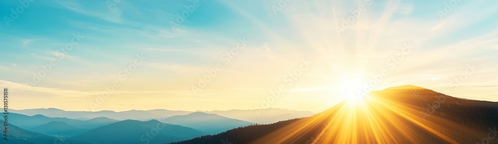 Obraz premium Mountain range with a bright sun shining on it