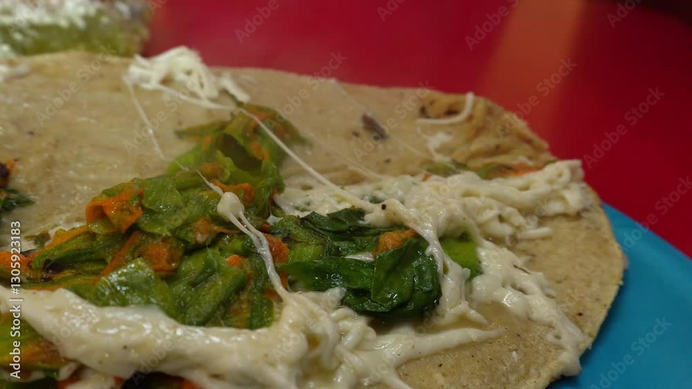 Quesadilla con flor de calabaza