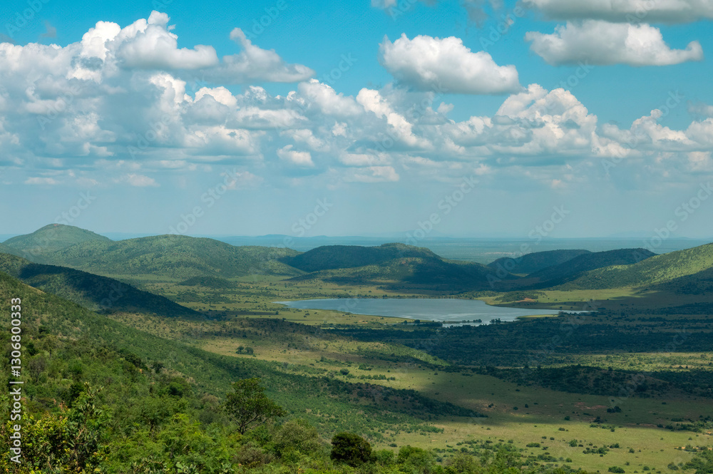 Fototapeta premium Mankwe Dam from Kubu Drive, Pilanesberg National Park.