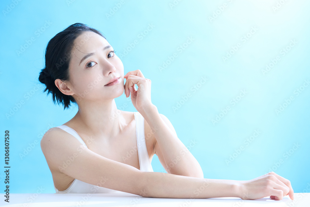 若い女性のヘルシーなスキンケアイメージ