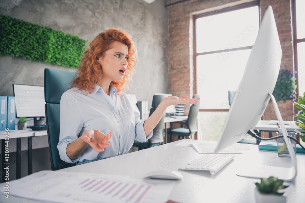 Ταπετσαρία Profile portrait of young impressed corporate worker lady stare display modern l