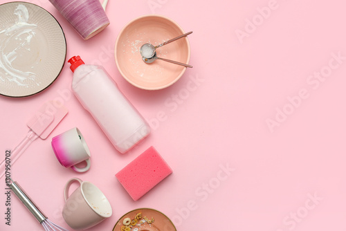 Εκτύπωση καμβά Dirty dishes, sponge and detergent on pink background. Top view