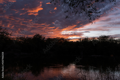 Fototapeta Naklejka Na Ścianę i Meble -  atardecer