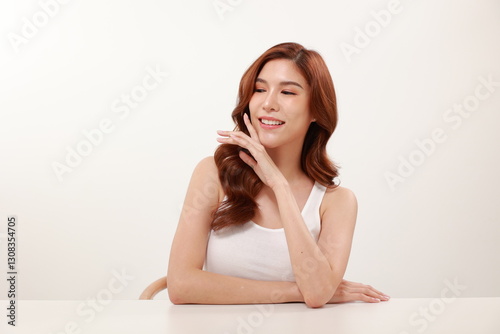 Obraz na płótnie Beautiful Asian woman portrait, makeup, skin care, fresh, natural, Asian style makeup, hand-made look, white background w salonie