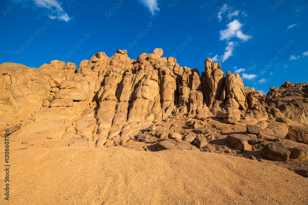 Fototapeta premium View of desert mountain landscape