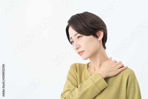 肩こりのミドルの女性