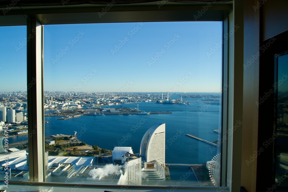 Fototapeta premium Morning view of Yokohama from the hotel room window