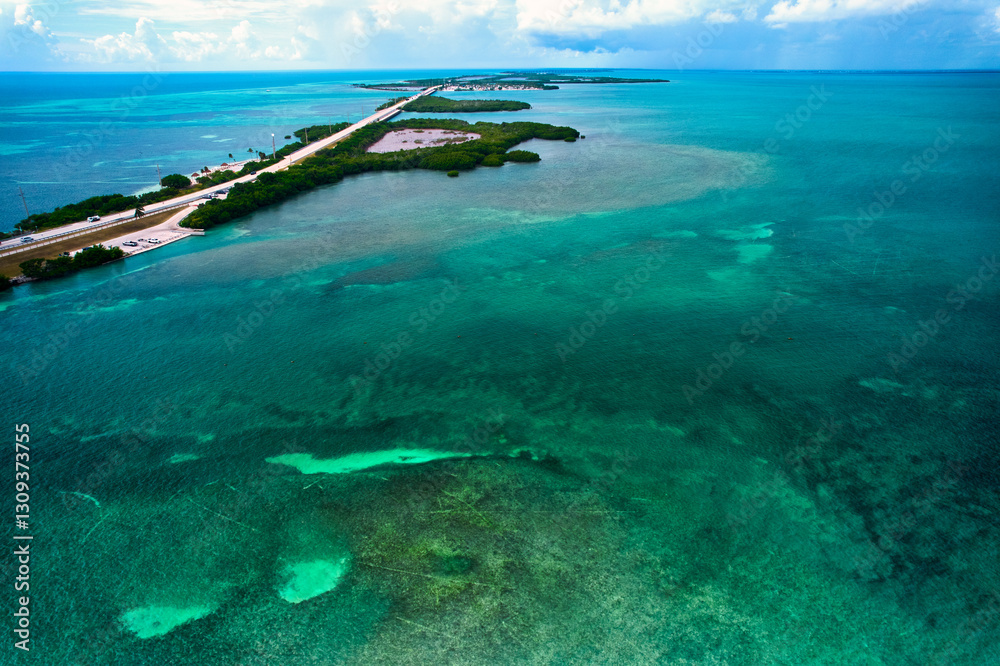 Φωτογραφία The southwest end of the 7-mile bridge looking southwest towards Key West and ot