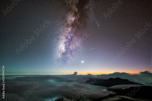 kometa, Tsuchinshan-ATLAS, Tsuchinshan, ATLAS, C, 2023, A3, 2024, october, autumn, tail, long, landscape, wide lens with milkyway Galaxy