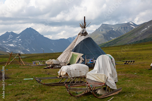 Obraz na płótnie Nenets reindeer herders choom on a summer. Russia w salonie