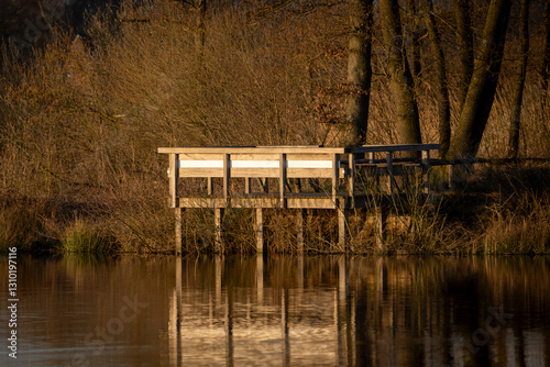 Schilderij op canvas Wooden Observation Deck by the Lake