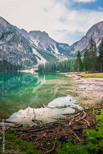 Obraz na płótnie lago di braies, pragser Wildsee lake, at the morning in summer w salonie