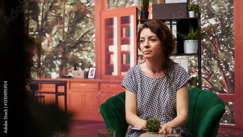Φωτογραφία Therapist and clients in a counseling session for behavioral problems offering her advice and guidance, psychoanalysis